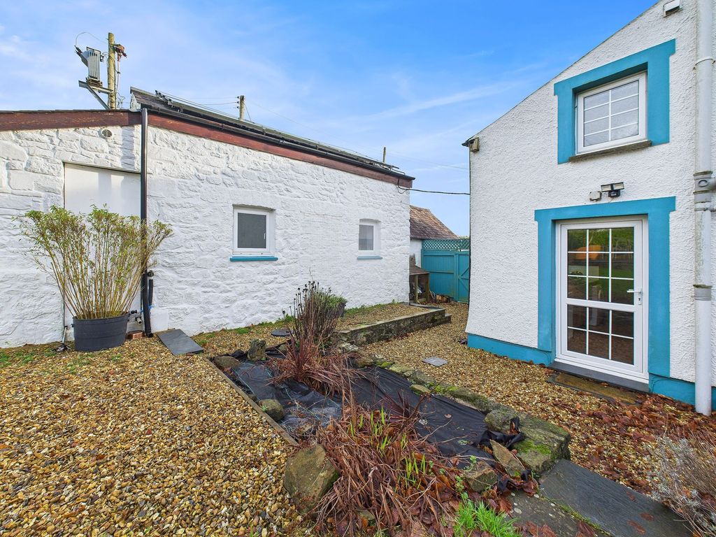 Property photo 2 of 43