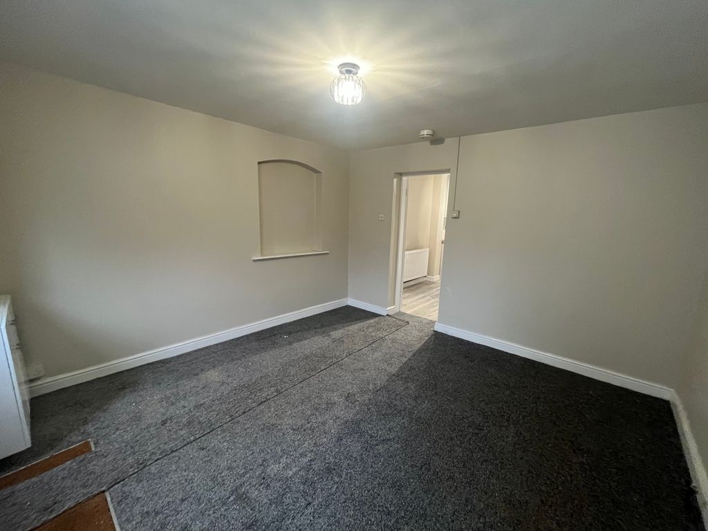 Property photo 2 of 19 Image