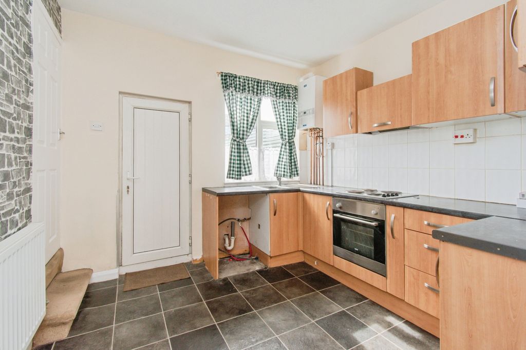 Property photo 3 of 15 Kitchen