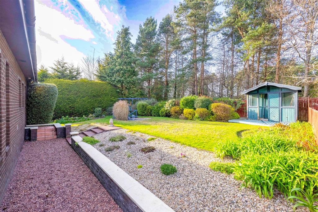 Property photo 2 of 22