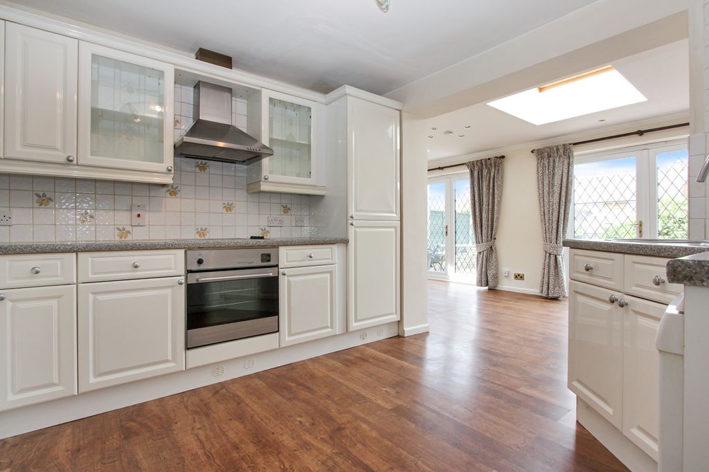 Property photo 3 of 12