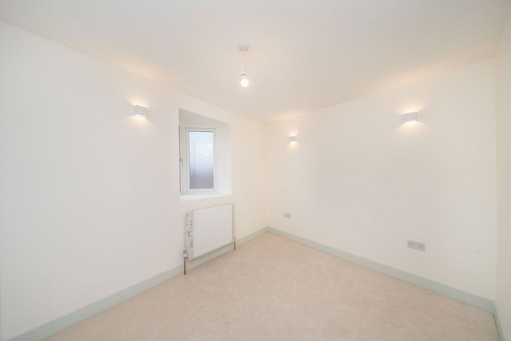 Property photo 2 of 3