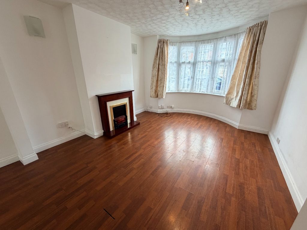 Property photo 2 of 12 5101552