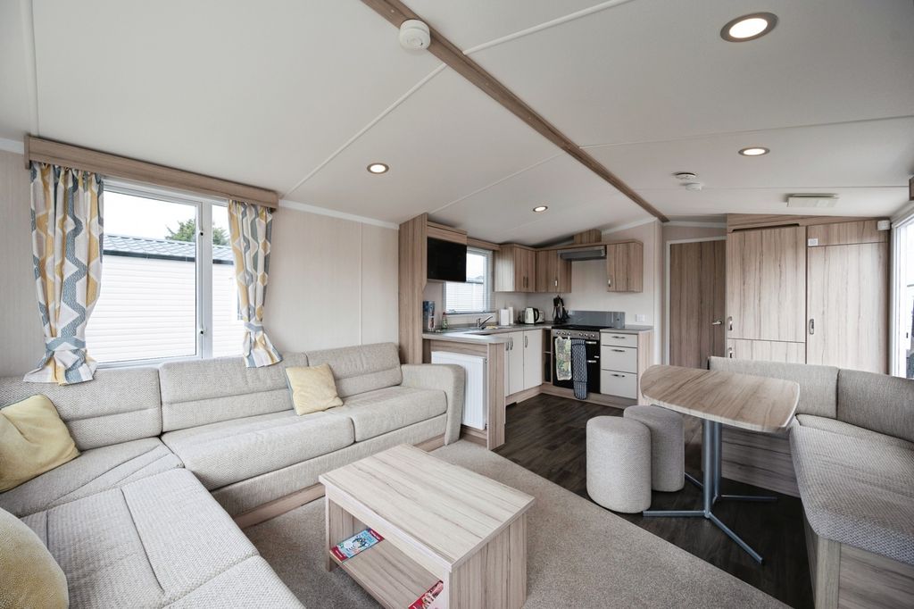 Property photo 2 of 17 Pbox-Img.Jpg