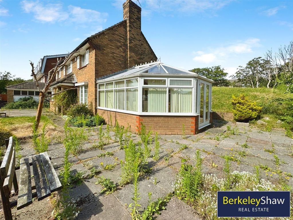 Property photo 2 of 14 Nicholas Road