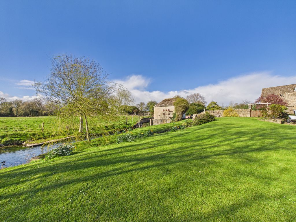 Property photo 2 of 22 Garden