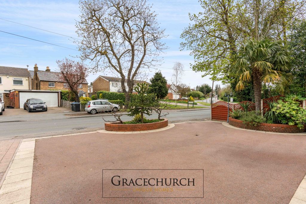 Property photo 2 of 36 Driveway