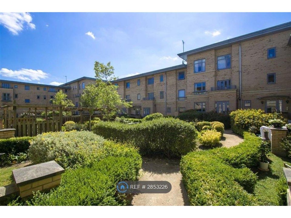 Property photo 1 of 10 Landscape Gardens