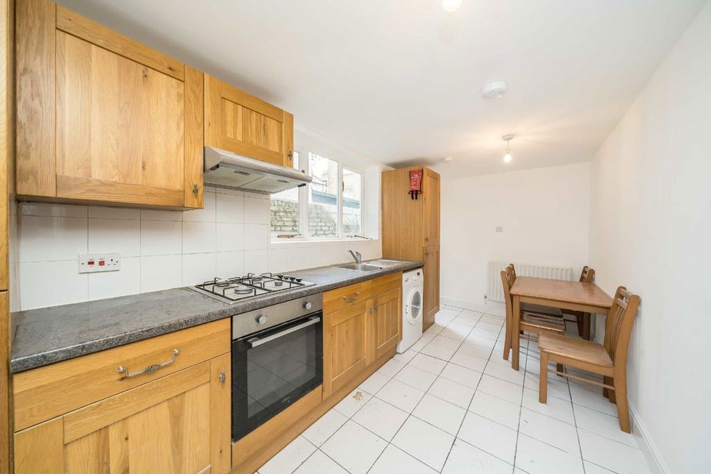 Property photo 3 of 7