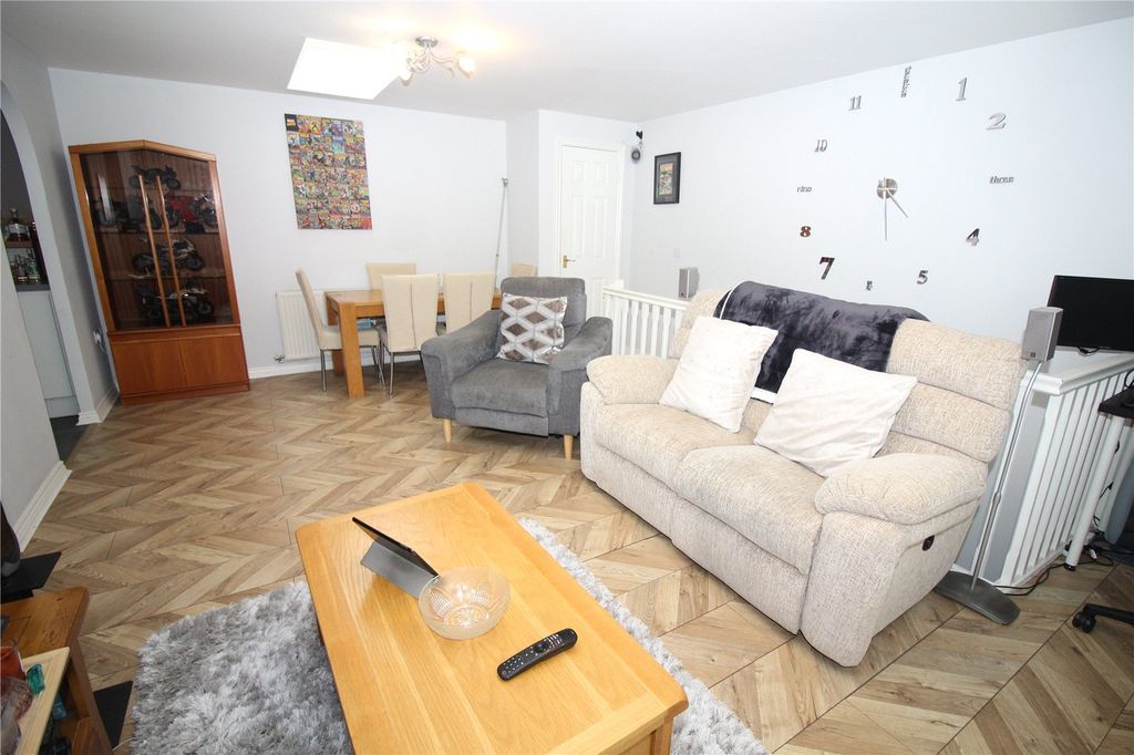 Property photo 2 of 11 Picture No. 10