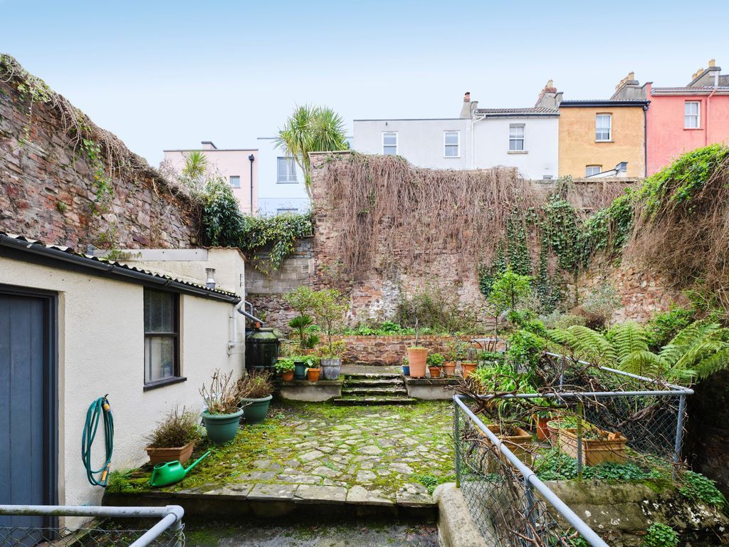 Property photo 3 of 13 Communal Garden