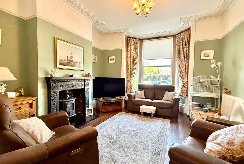Property photo 2 of 26