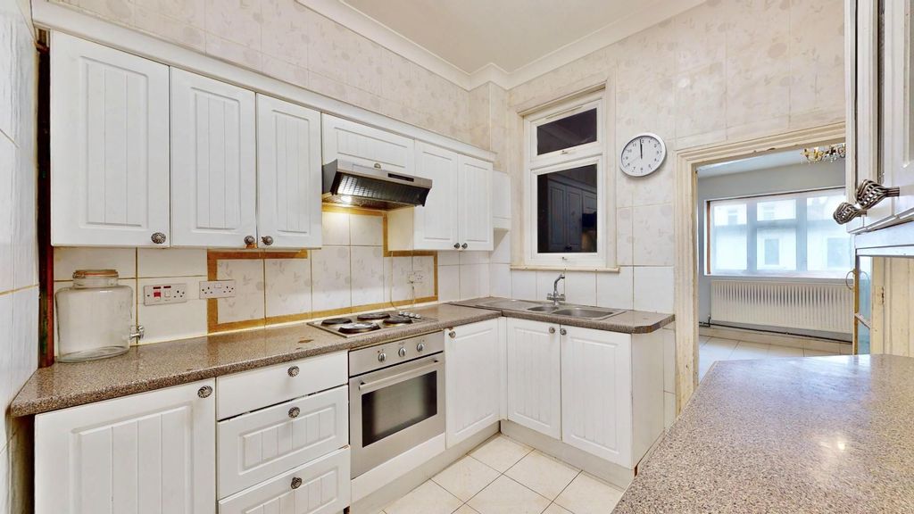 Property photo 3 of 23 166-St-Albans-Road-10092025_165408.Jpeg