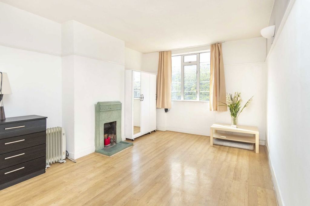 Property photo 2 of 4