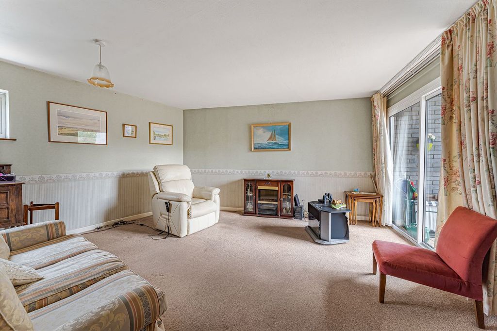 Property photo 3 of 11