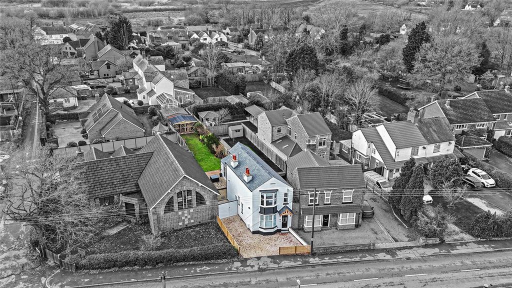 Property photo 2 of 35 Picture No. 44
