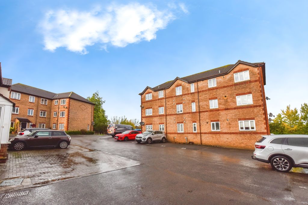 Property photo 2 of 16