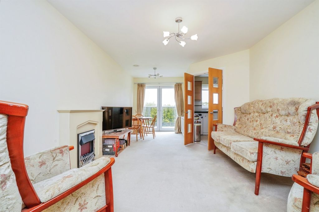 Property photo 3 of 18