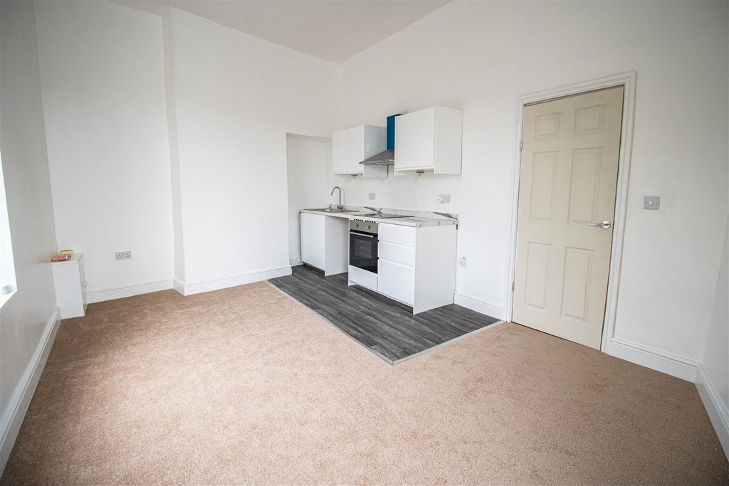 Property photo 1 of 4 Reception / Kitchen