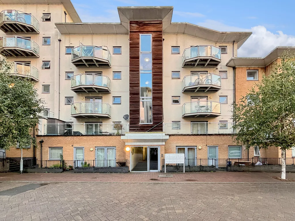 Apartment in Colchester, Hythe - View 3