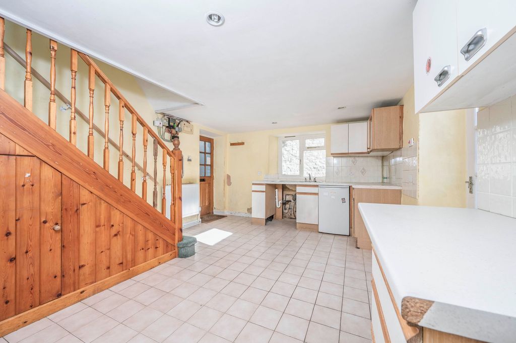 Property photo 3 of 13 Kitchen