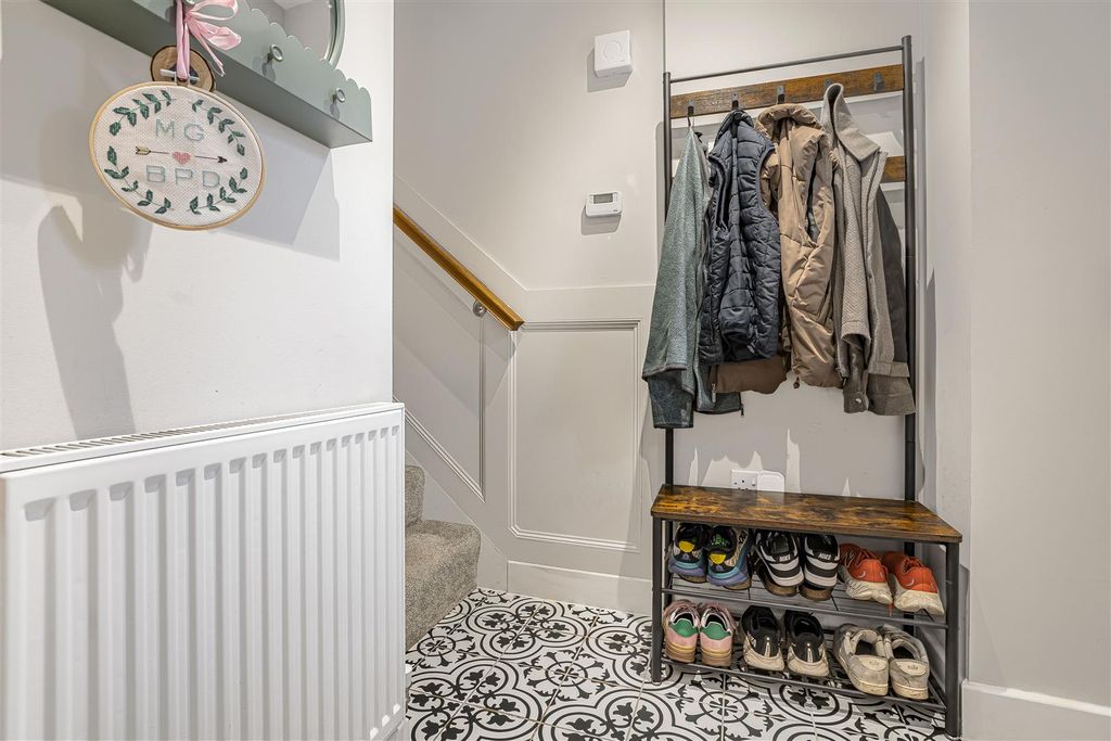 Property photo 3 of 19 7_63052.Jpg