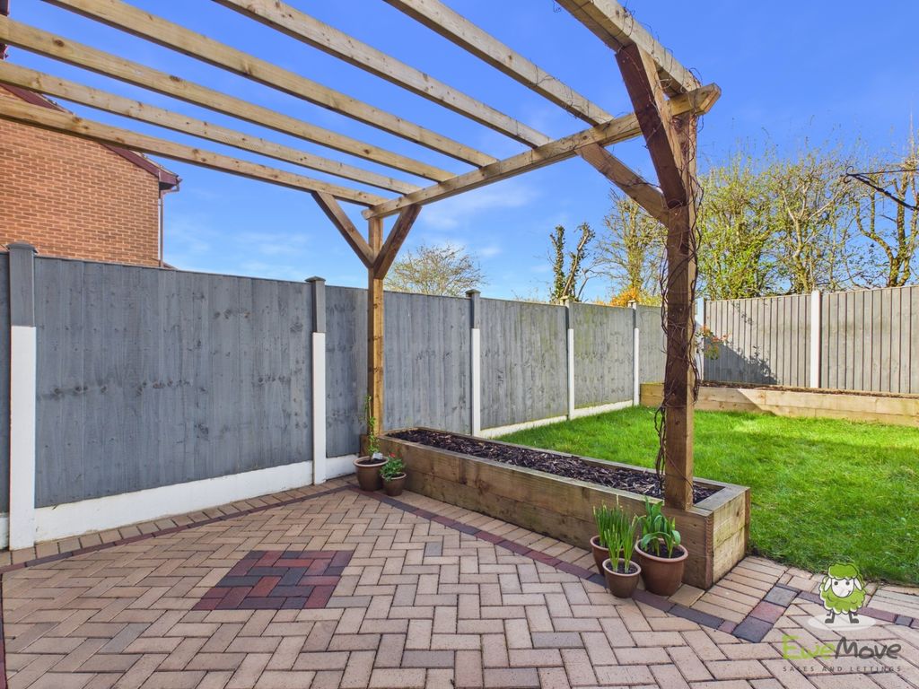 Property photo 3 of 14 Garden.Emilydimelowewemovewhitchurchandnantwich