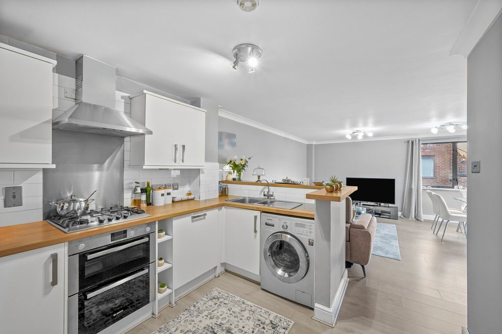 Property photo 3 of 15