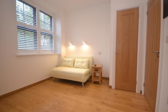 Property photo 3 of 4 Studio