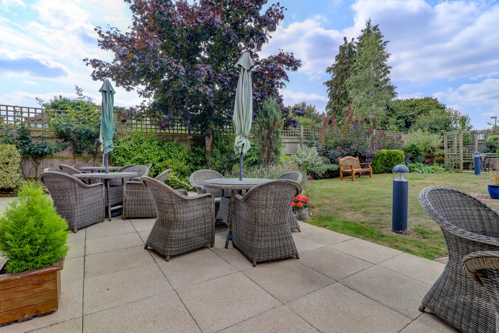 Property photo 2 of 11 Picture No. 12