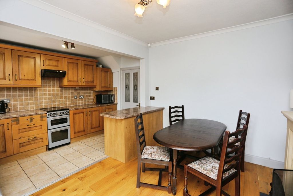 Property photo 3 of 20 Picture No. 12