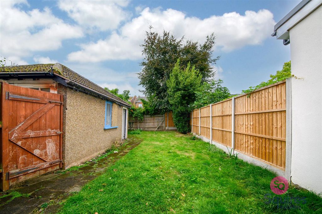 Property photo 2 of 18