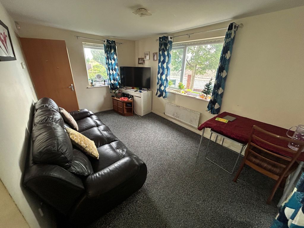 Property photo 2 of 6