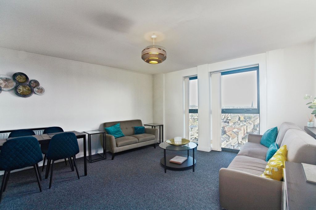 Property photo 3 of 17 Pbox-Img.Jpg