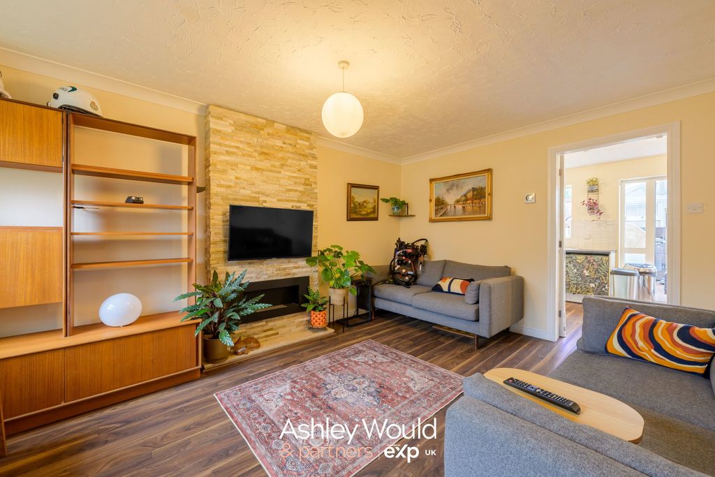 Property photo 2 of 13