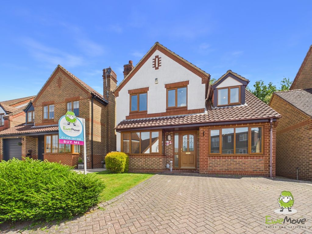 Property photo 1 of 29 Ewemove Estate Agents Basingstoke - Highwood Ridge