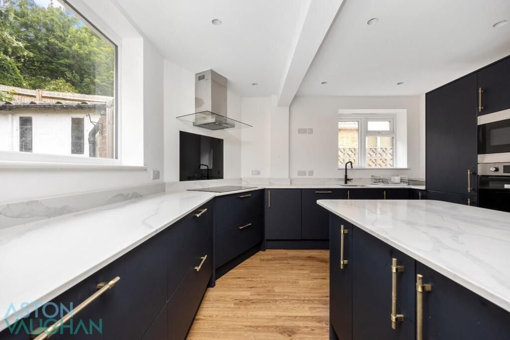 Property photo 3 of 16 4553932