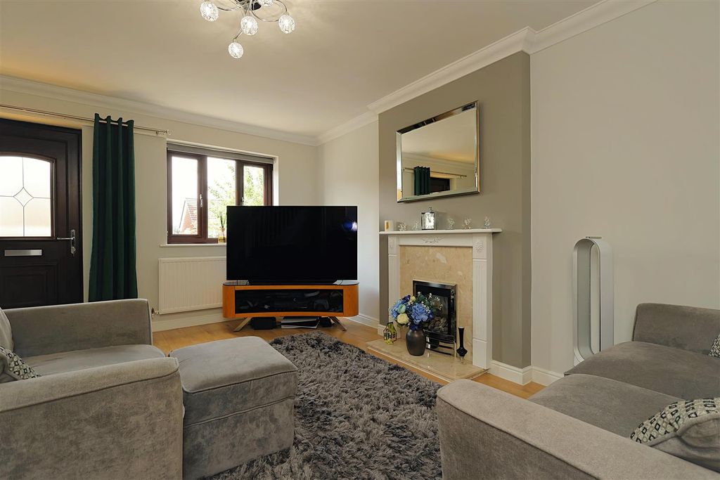 Property photo 2 of 19 Living Room