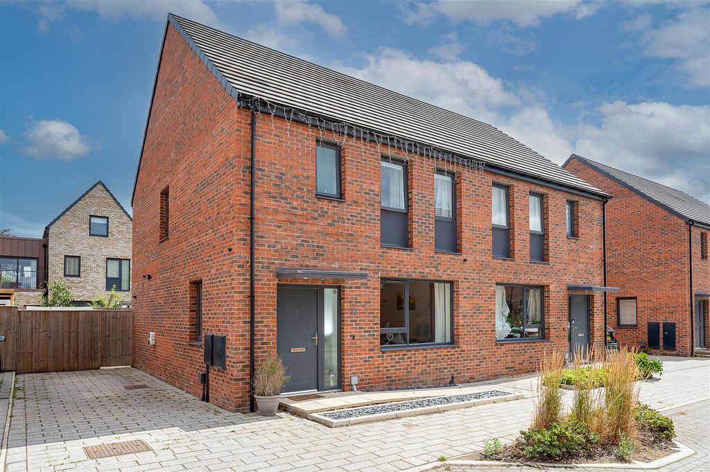 Property photo 1 of 19 External