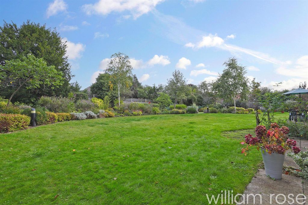 Property photo 3 of 13 Img_3434