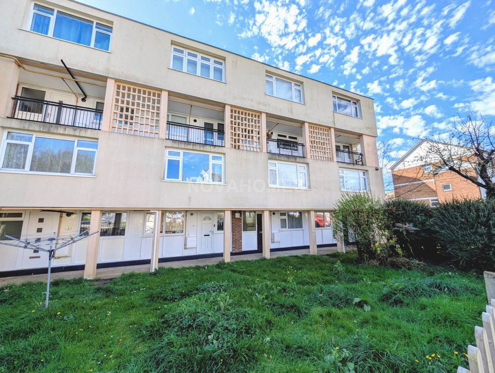 Property photo 1 of 9