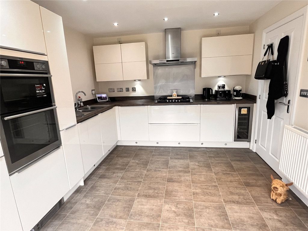 Property photo 2 of 19 Picture No. 66