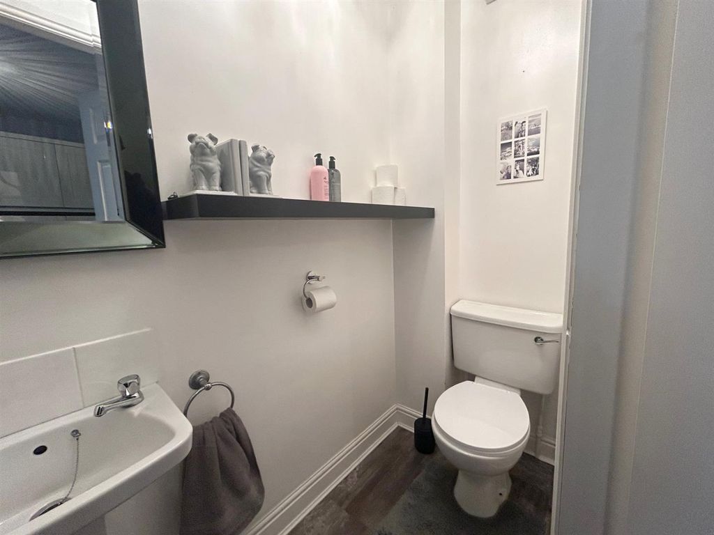 Property photo 3 of 13 Thumbnail_Img_4782.Jpg