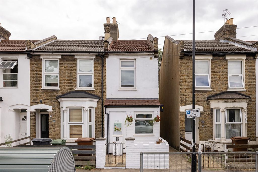 Property photo 3 of 26 Pevensey Road, E17