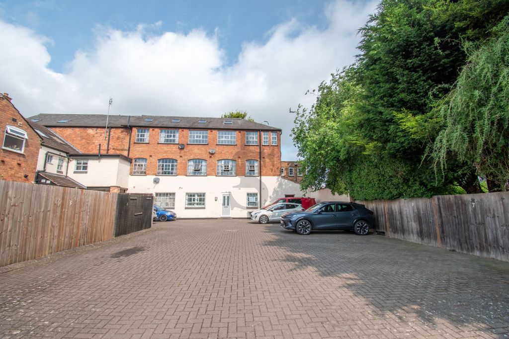 Property photo 1 of 9