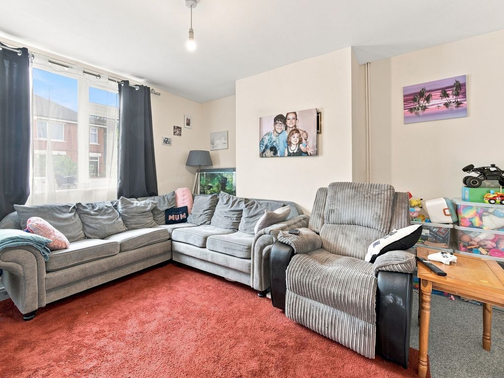 Property photo 2 of 11