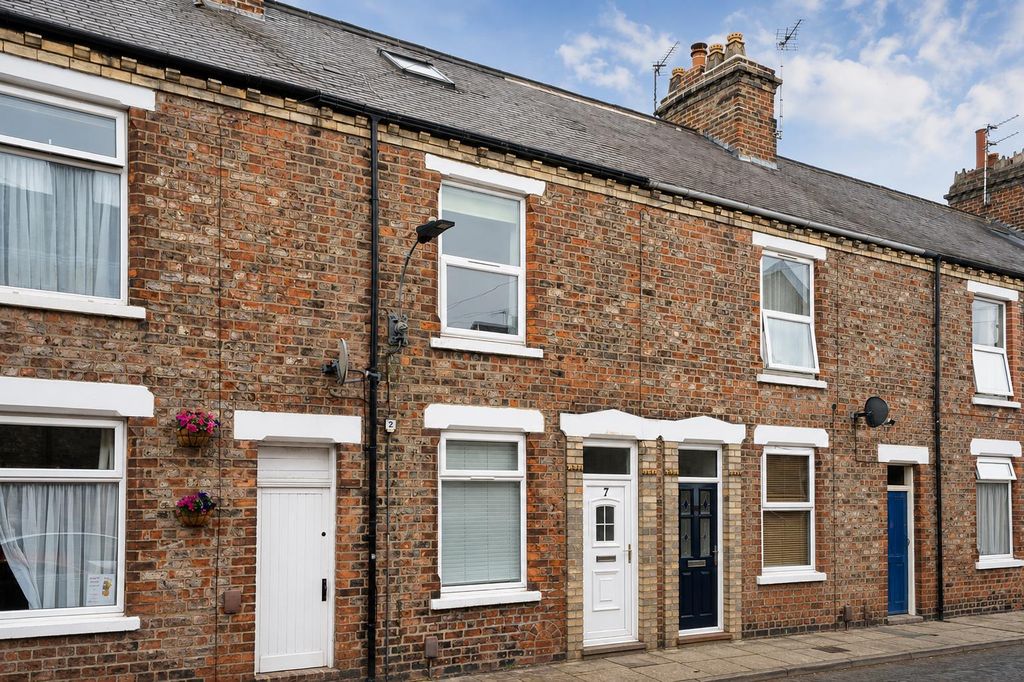 Property photo 1 of 13 External