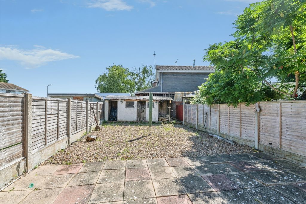 Property photo 3 of 18 Picture