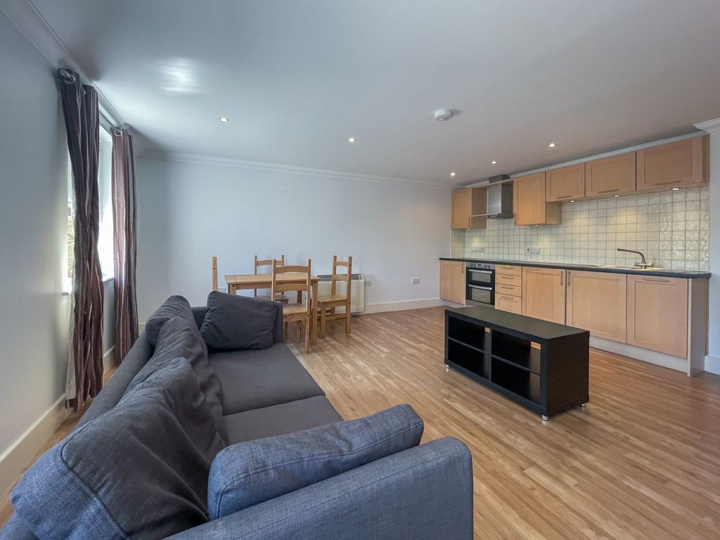 Property photo 3 of 8 F4Mh (2)