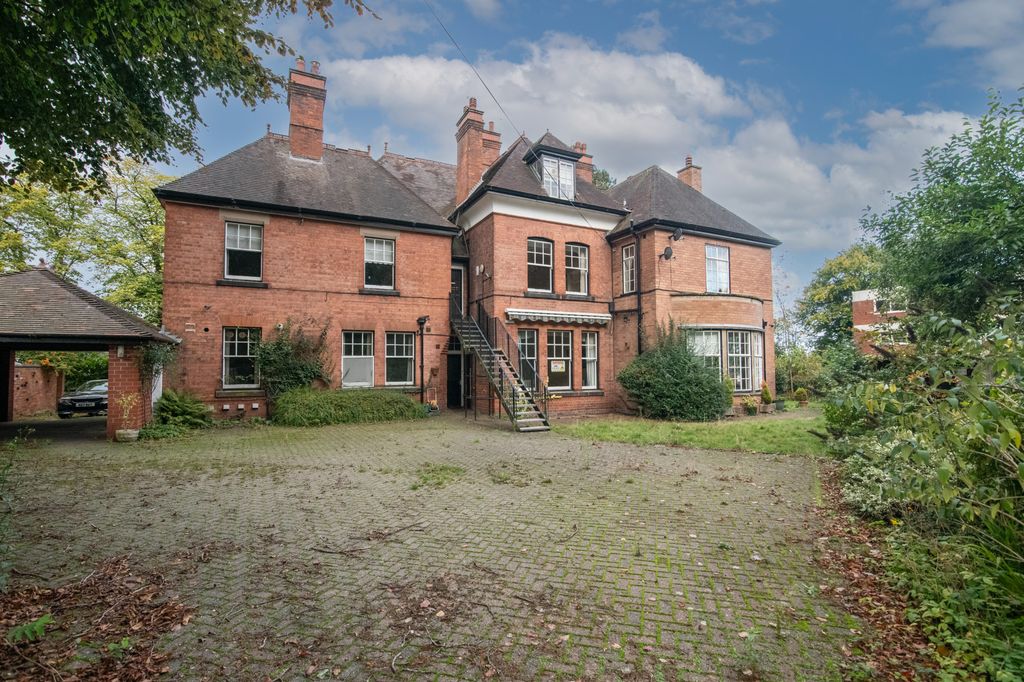 Property photo 1 of 21